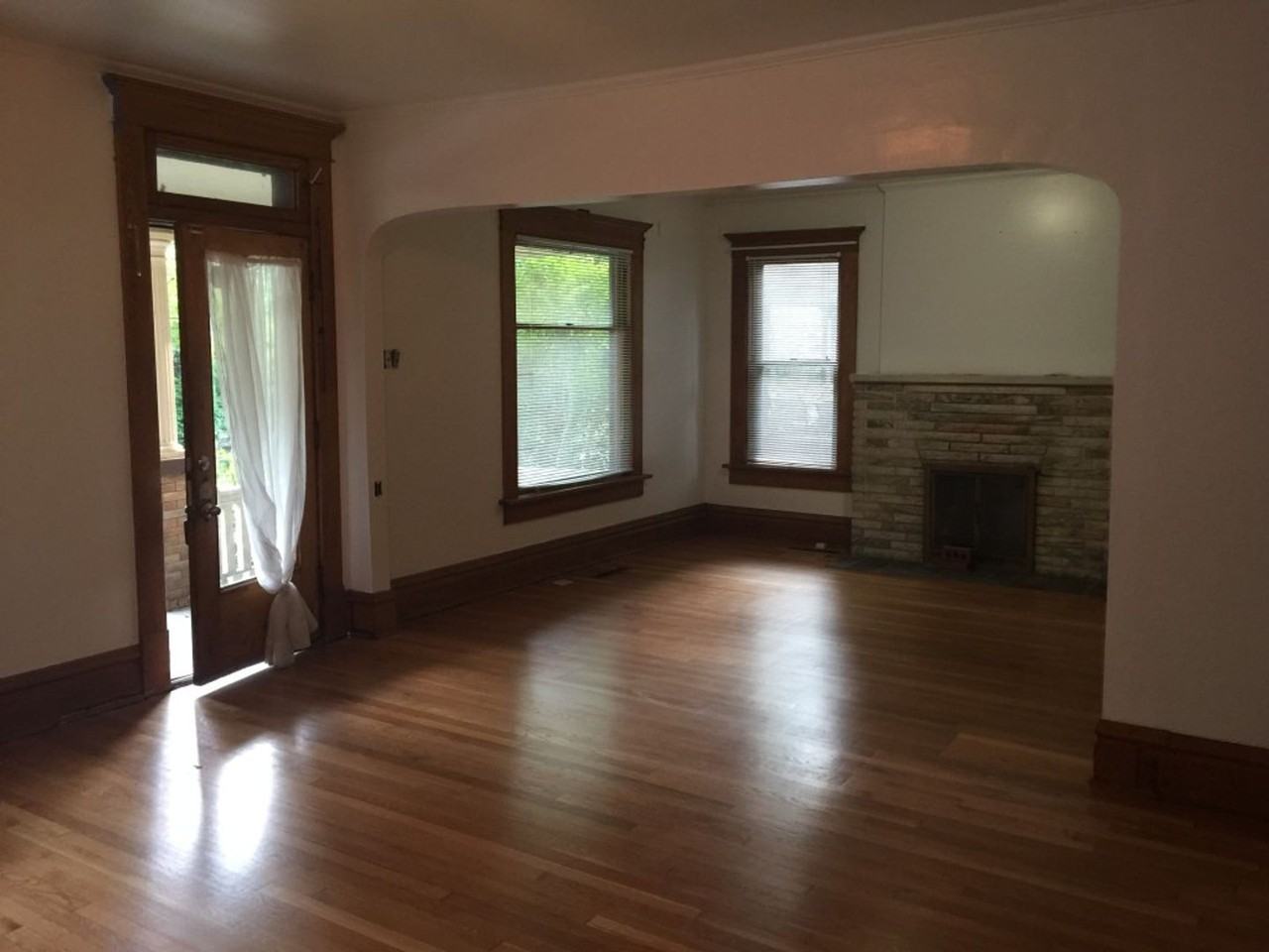 208 E Frambes Ave - Photo 4 of 12