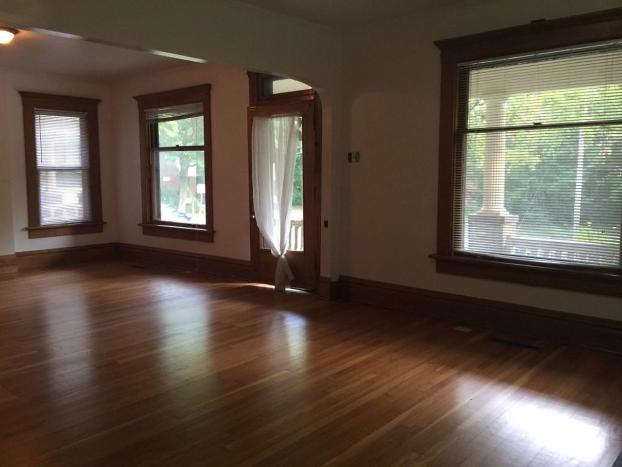208 E Frambes Ave - Photo 5 of 12