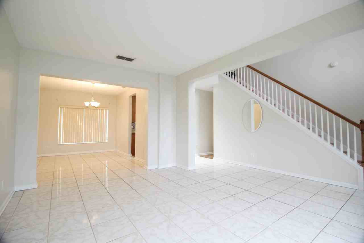 3286 Falcon Point Dr - Photo 3 of 22