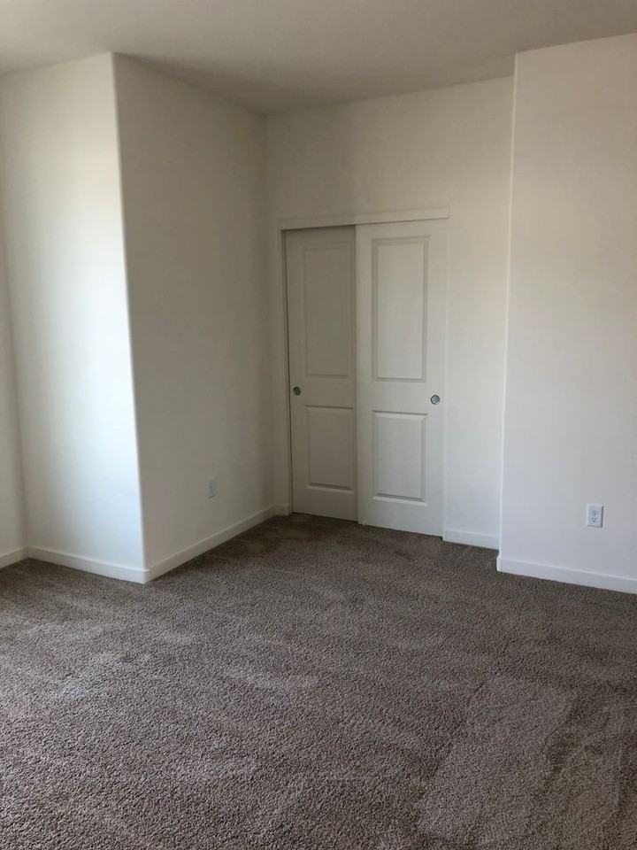 4995 Ronald Stephen Cir - Photo 5 of 9