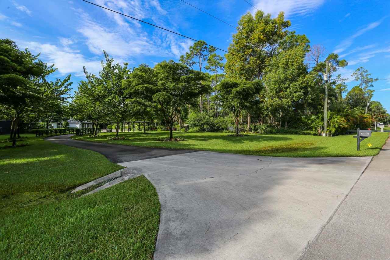 5840 Bur Oaks Ln - Photo 2 of 50