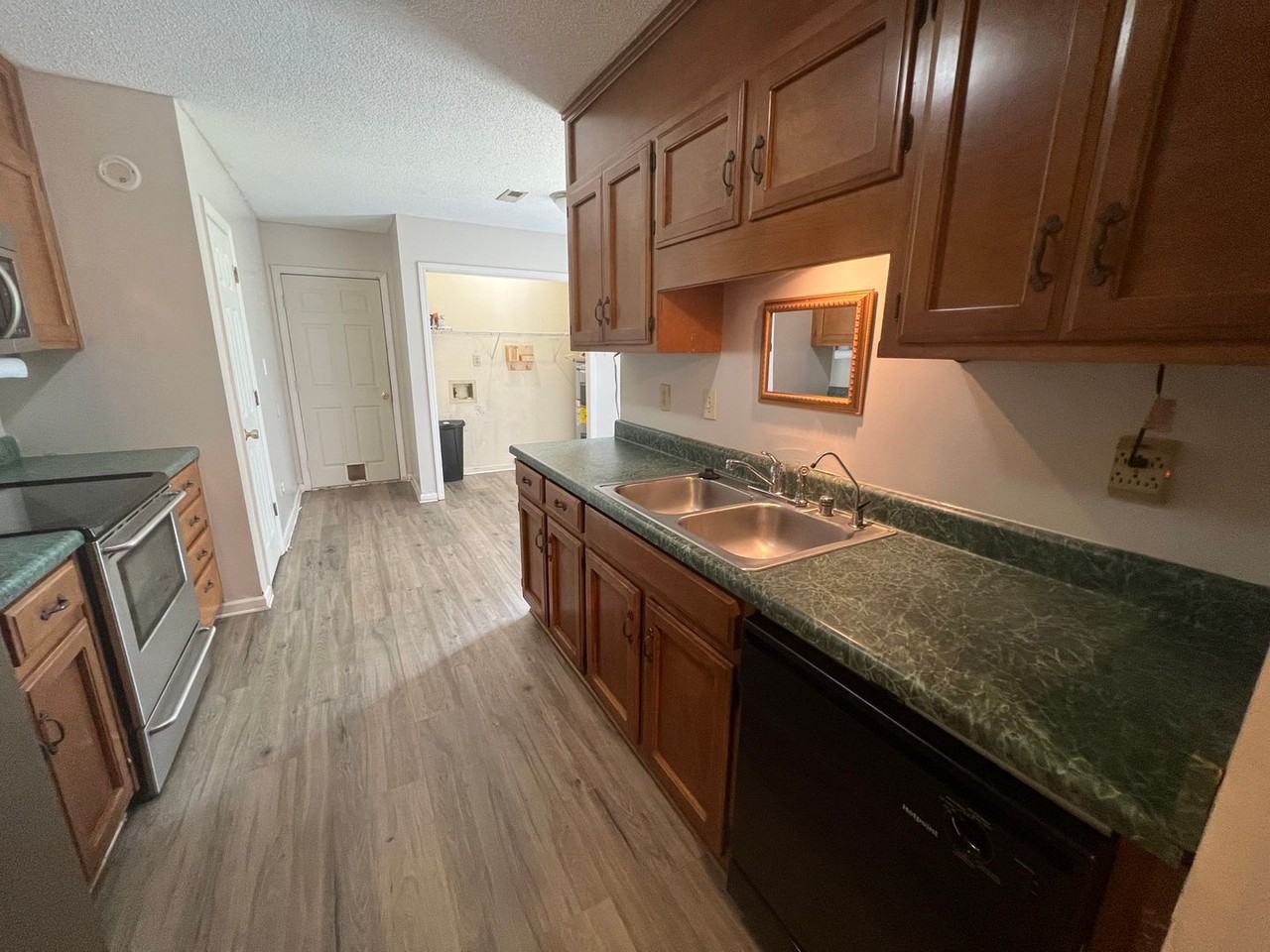 13333 Dickens Ln - Photo 5 of 14