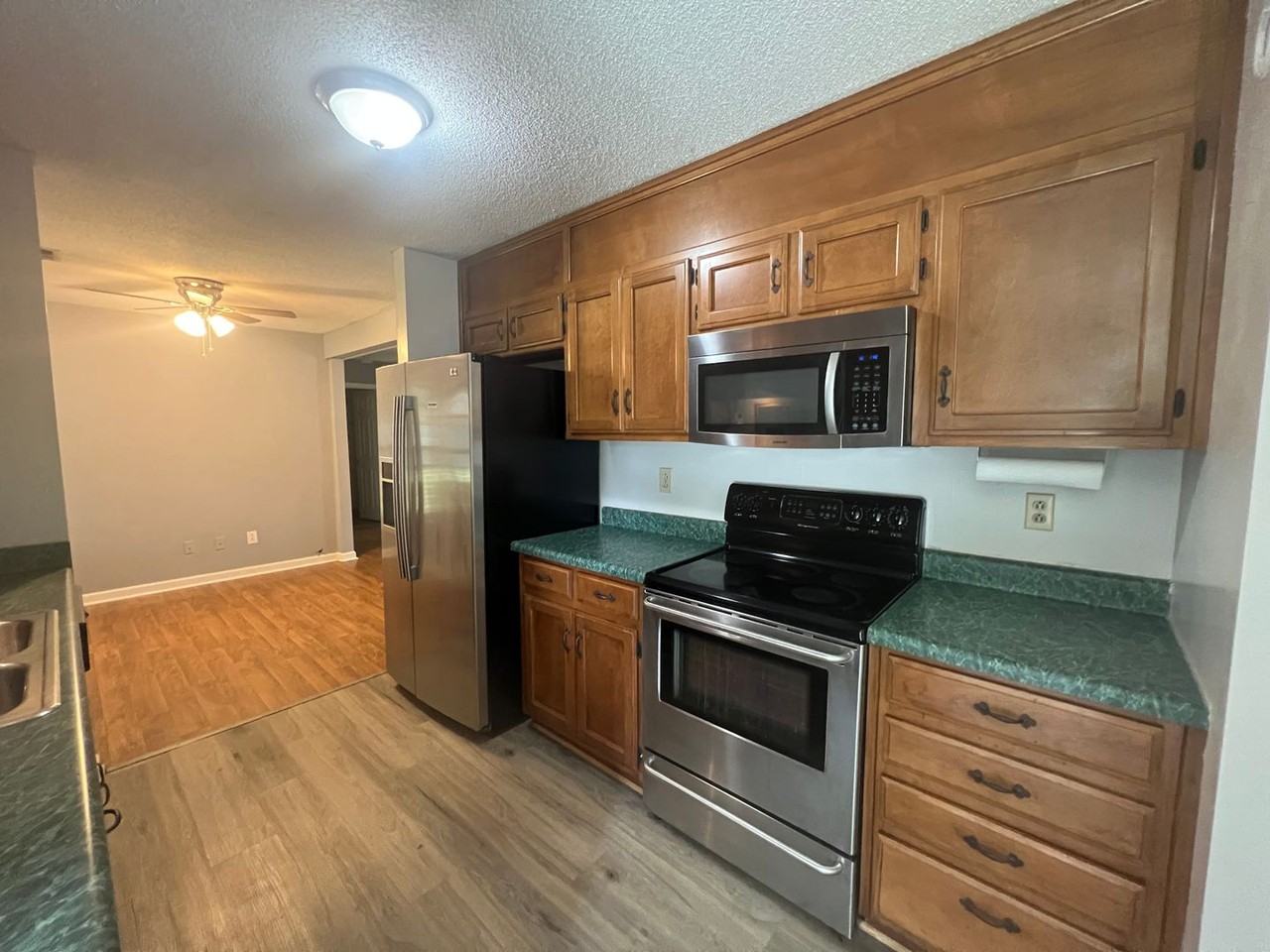 13333 Dickens Ln - Photo 6 of 14