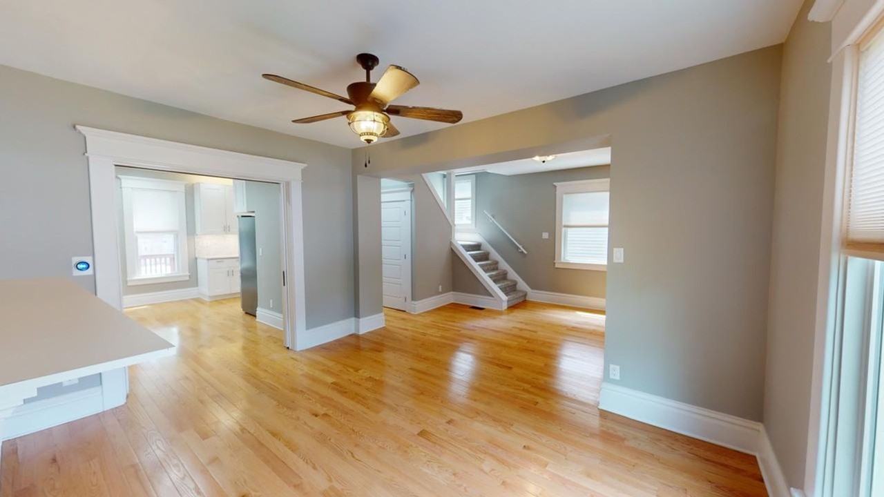 1348 Summit St - Photo 7 of 23