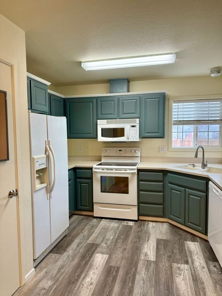 2737 Sw Quartz Ave - Photo 5 of 24