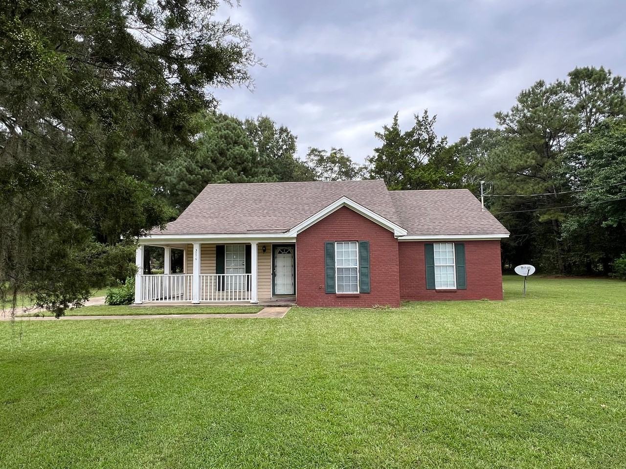 3276 Pilgrim St - Photo 2 of 17