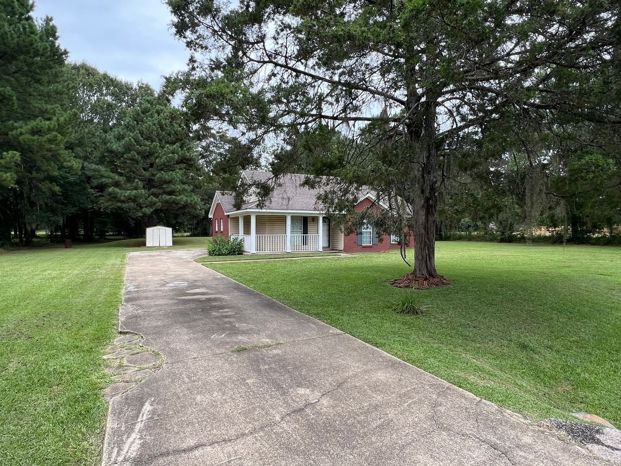 3276 Pilgrim St - Photo 3 of 17