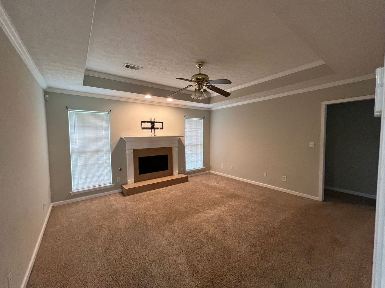 3276 Pilgrim St - Photo 7 of 17