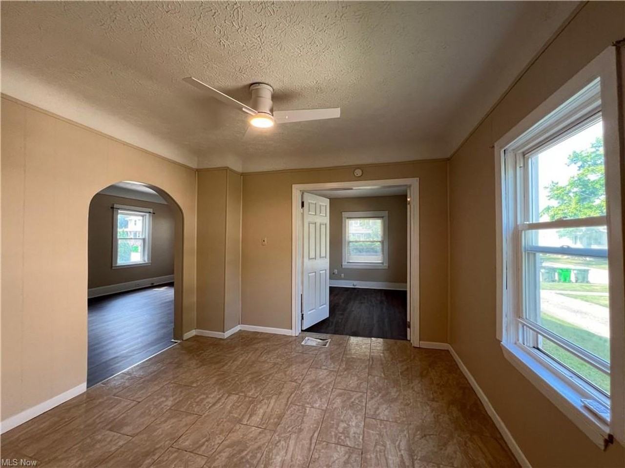 1365 Craneing Road - Photo 6 of 26