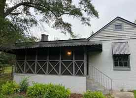 featured image of 215 N 15th St