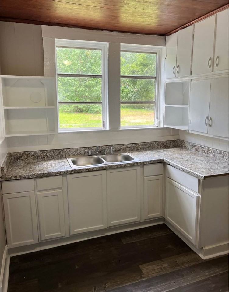 215 N 15th St - Photo 4 of 7