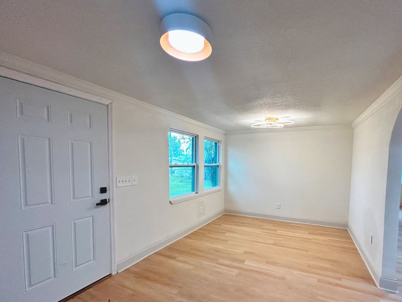 6215 58th Ave N - Photo 2 of 11