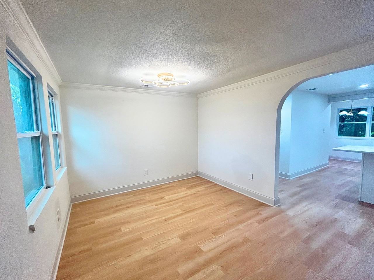 6215 58th Ave N - Photo 3 of 11
