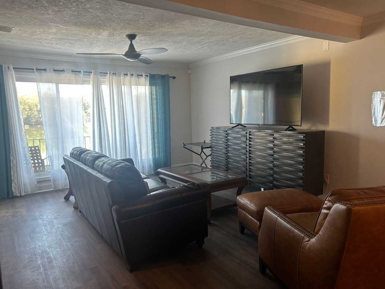 744 Riverfront Dr - Photo 3 of 15