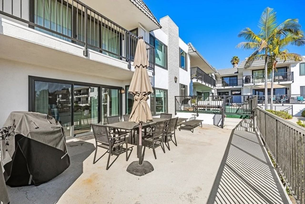 235 Avenida Lobeiro - Photo 3 of 33