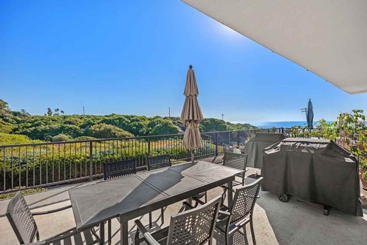 235 Avenida Lobeiro - Photo 5 of 33