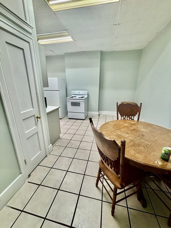 219 S Main St - Photo 2 of 16