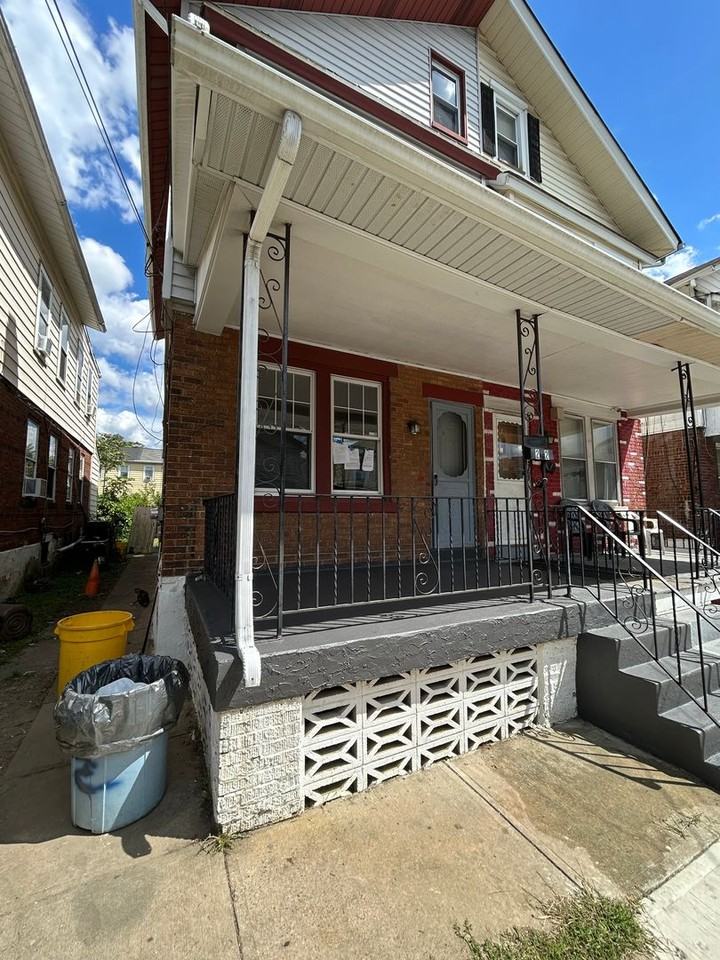 22 Cain Ave - Photo 2 of 21