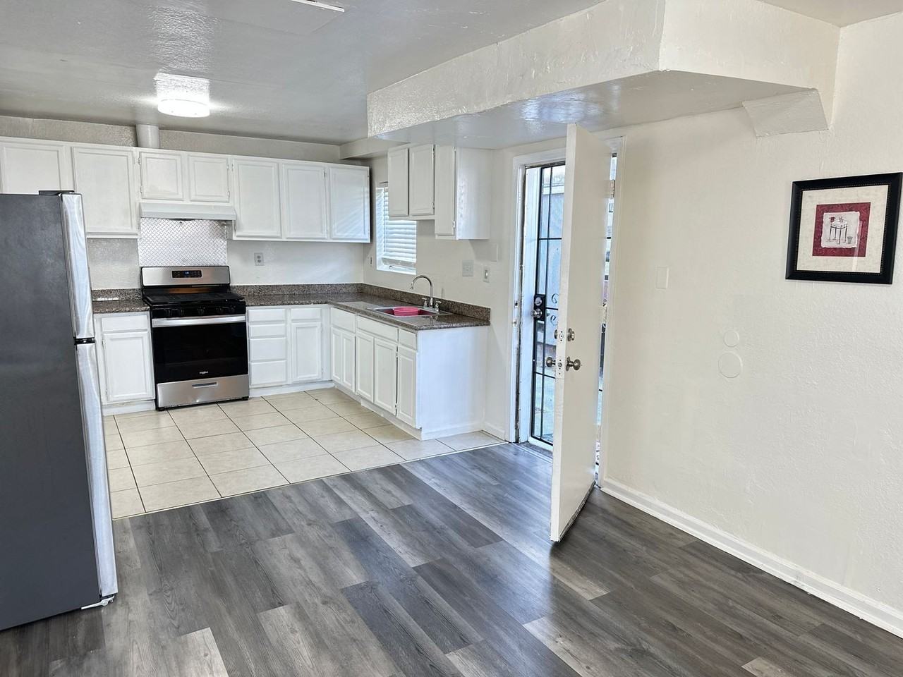 1317 83rd Ave - Photo 2 of 21