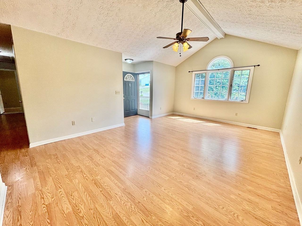 1025 Butler St - Photo 3 of 26