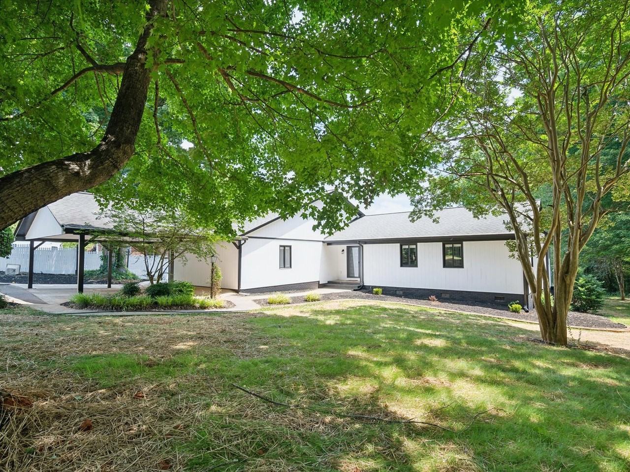 4954 Moonlite Bay Dr - Photo 2 of 48