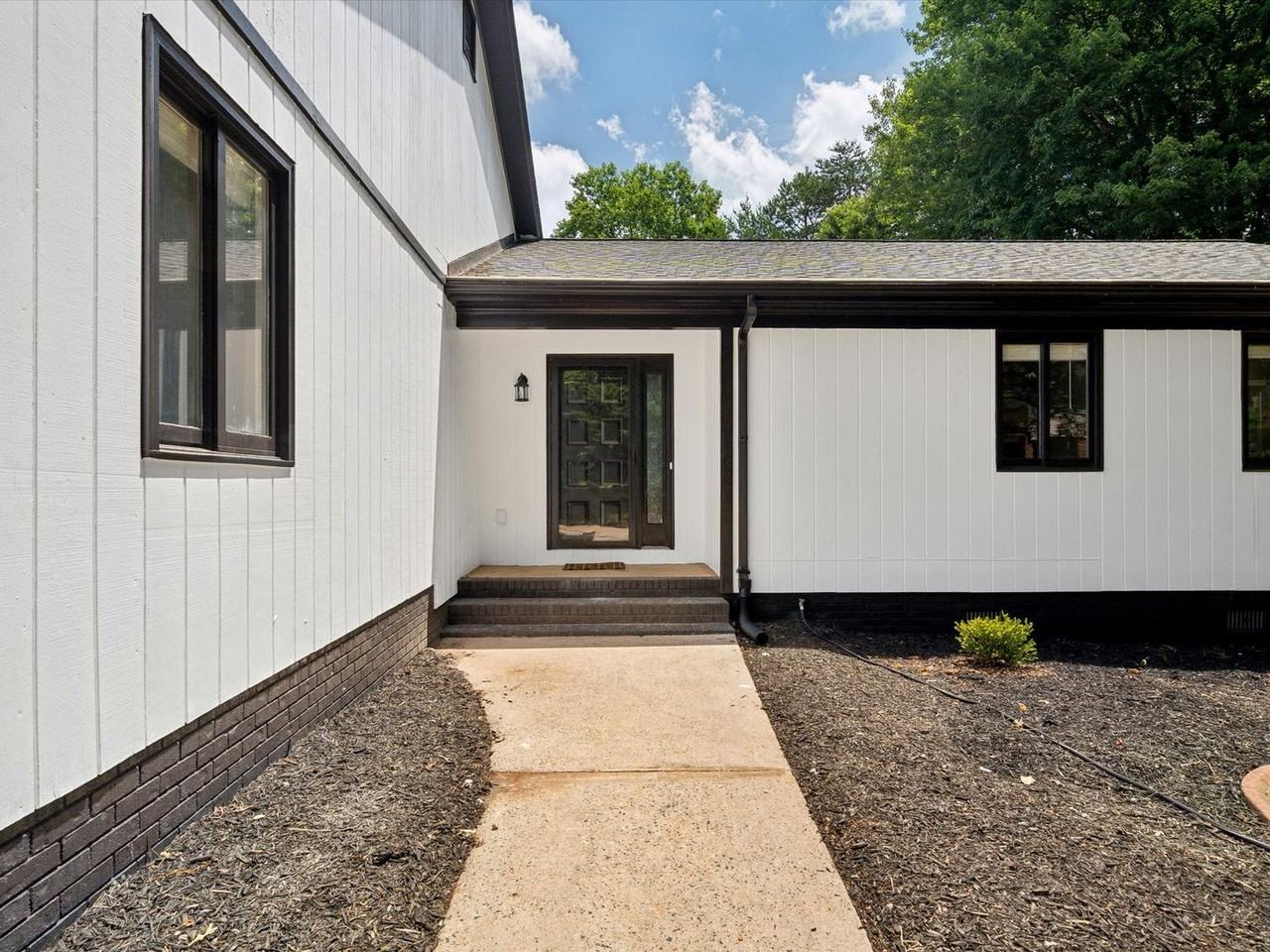 4954 Moonlite Bay Dr - Photo 3 of 48