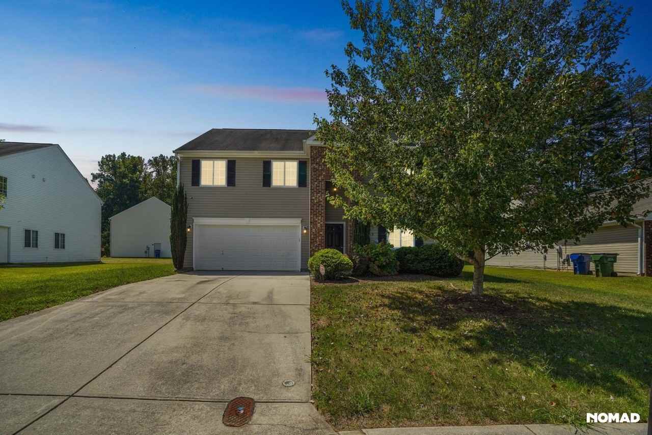 312 Walnut Crossing Dr - Photo 2 of 32