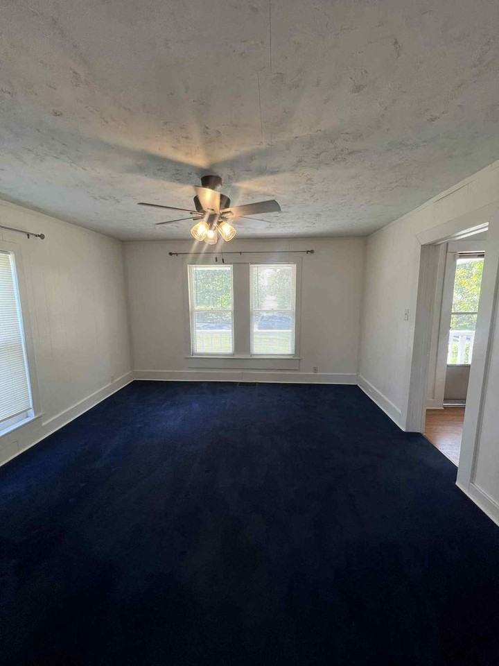 1712 Broadway St - Photo 6 of 20