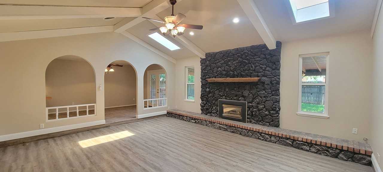 2001 P R Lyons Ave - Photo 7 of 41