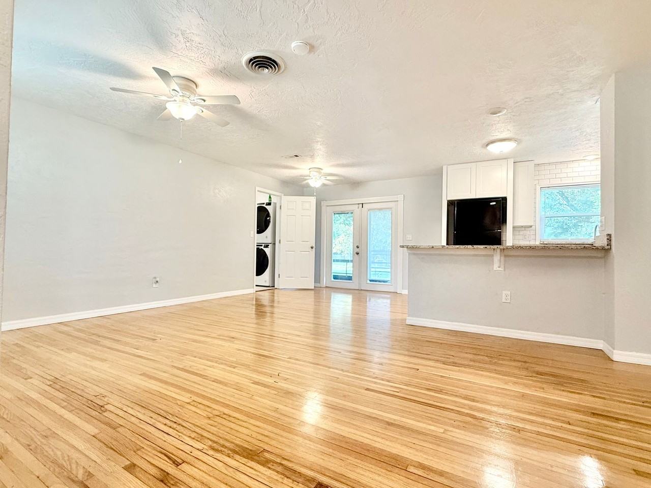 729 E Grove Pl - Photo 2 of 38