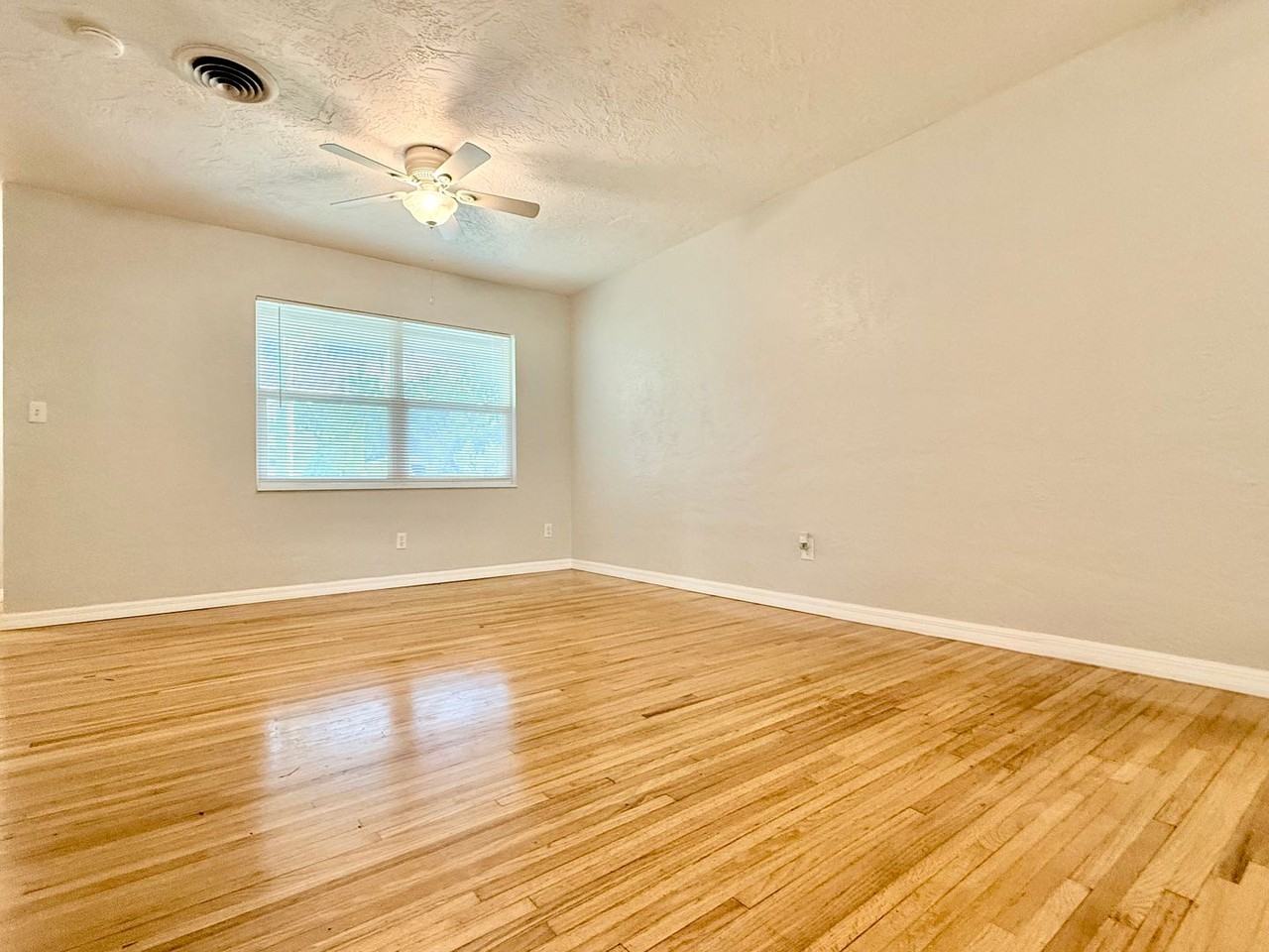 729 E Grove Pl - Photo 3 of 38