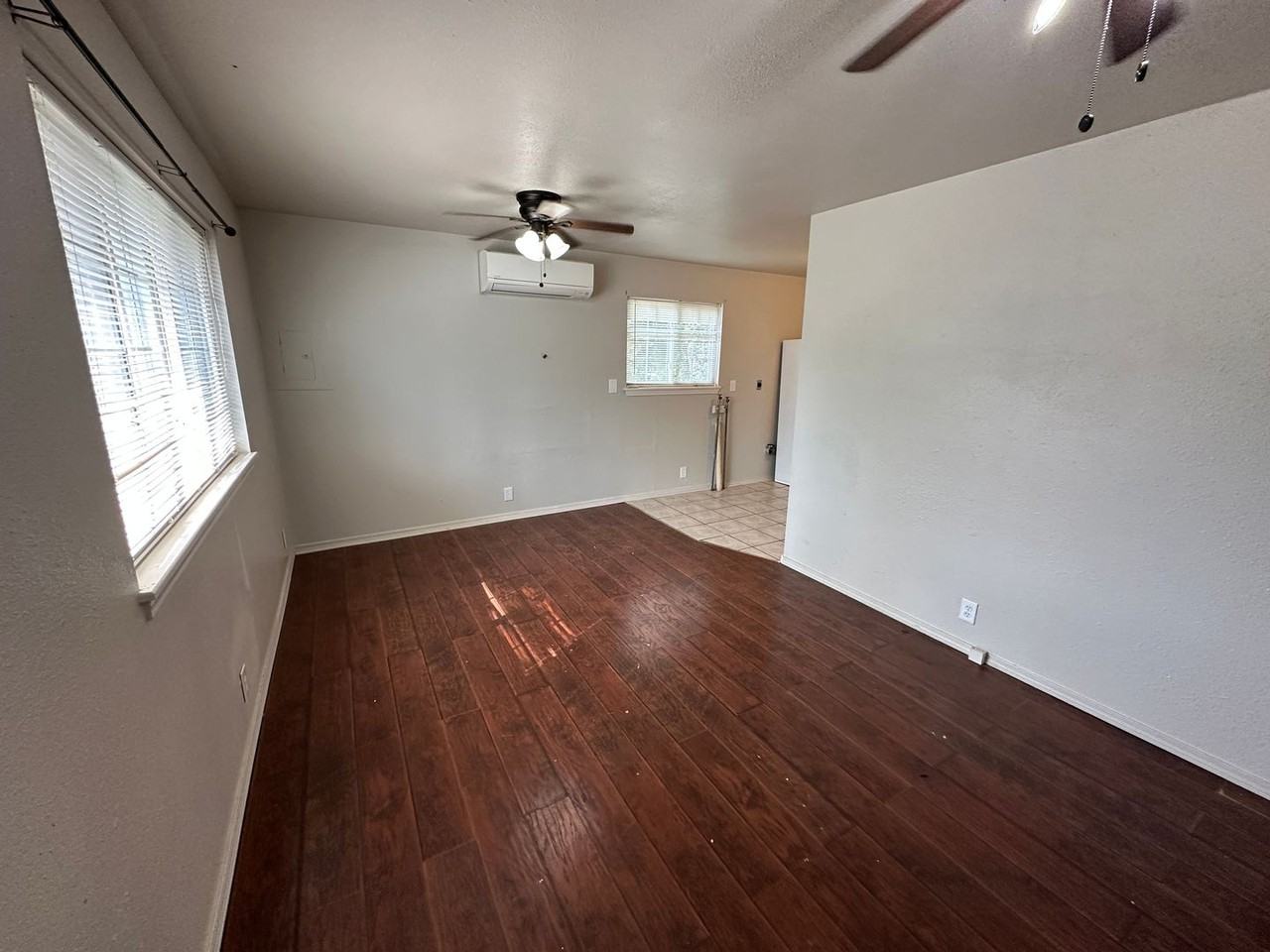 313 N Kentucky St - Photo 4 of 10