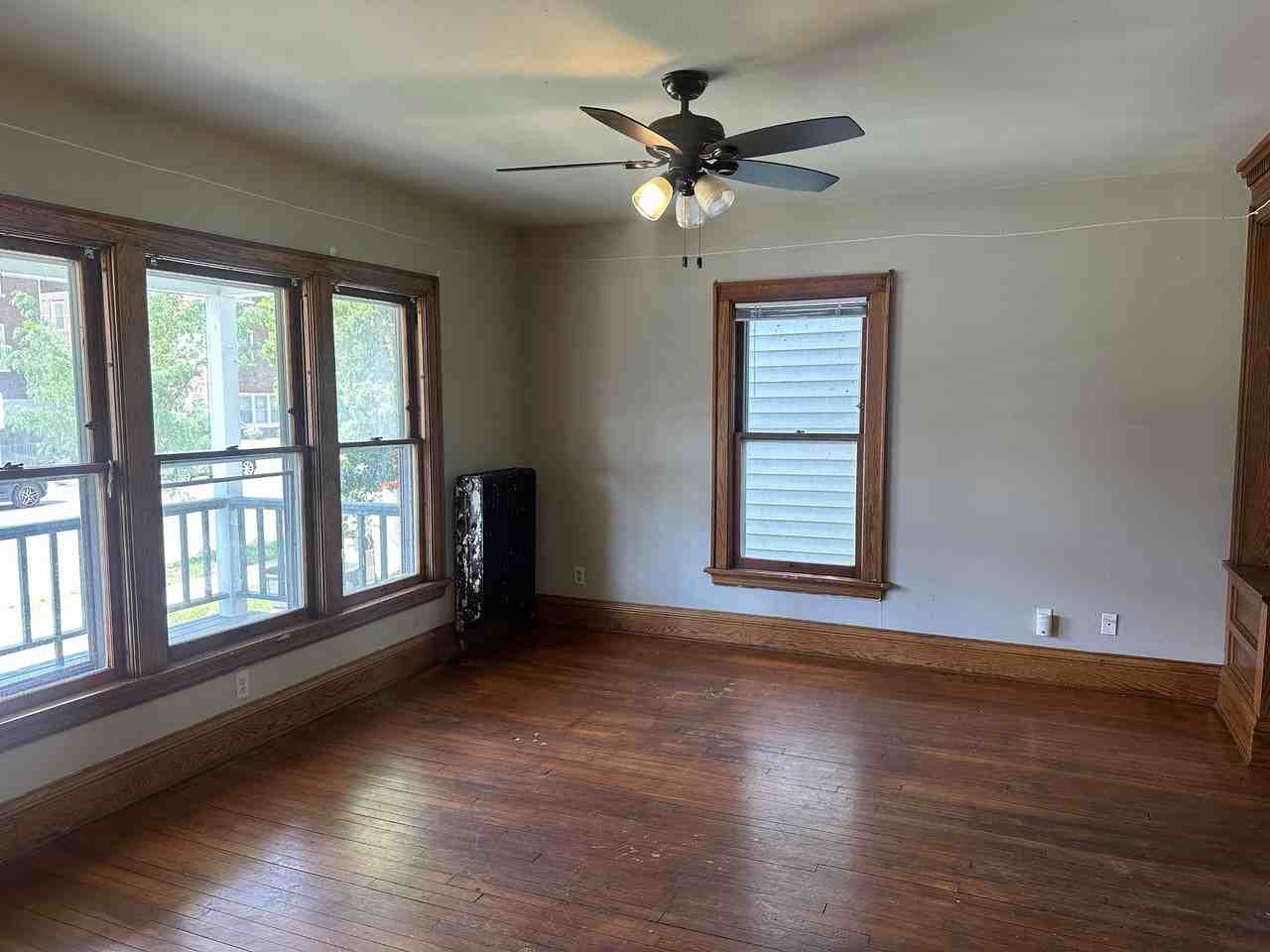 919 E Johnson - Photo 3 of 23