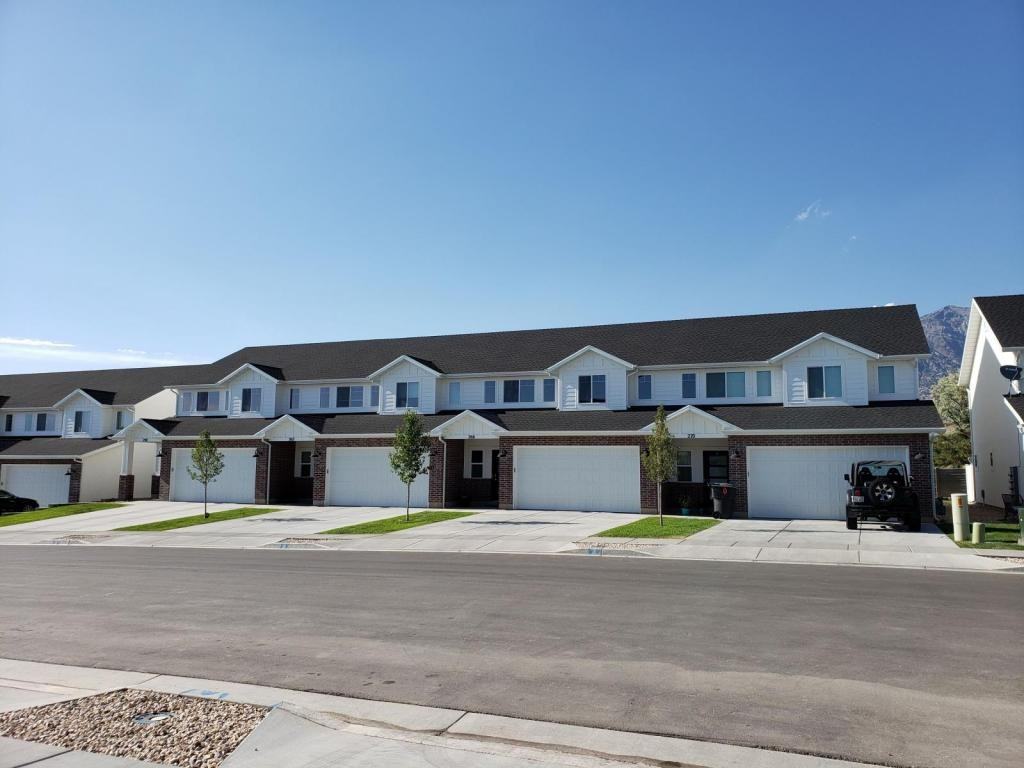 289 E 1500 N - Photo 2 of 18
