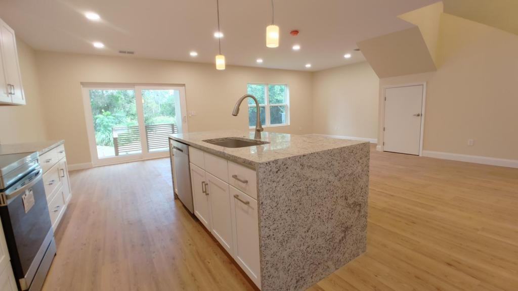 1977 Freedom Dr - Photo 6 of 50
