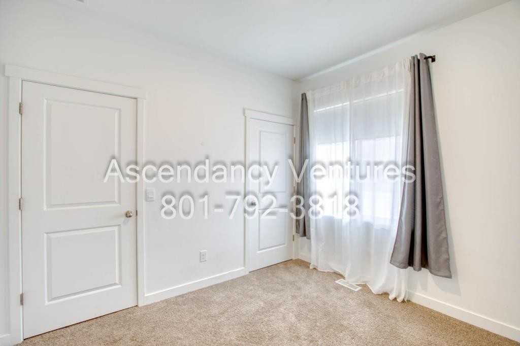 664 W 1300 N - Photo 3 of 14