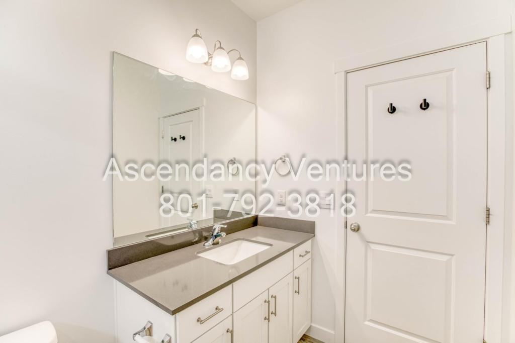 664 W 1300 N - Photo 5 of 14
