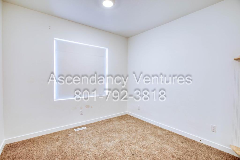 664 W 1300 N - Photo 6 of 14