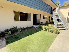 featured image of 2220 Oak Park Ln #4