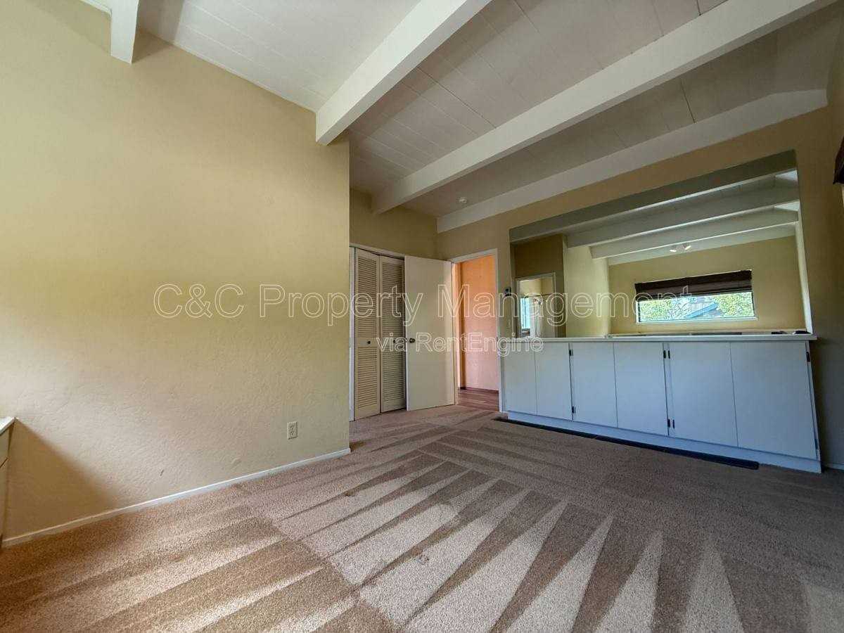 4 Santa Fe St - Photo 4 of 10