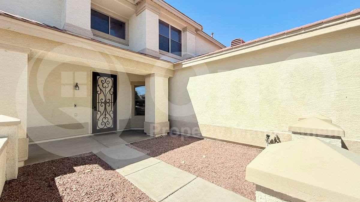 1313 E Beth Dr - Photo 3 of 10