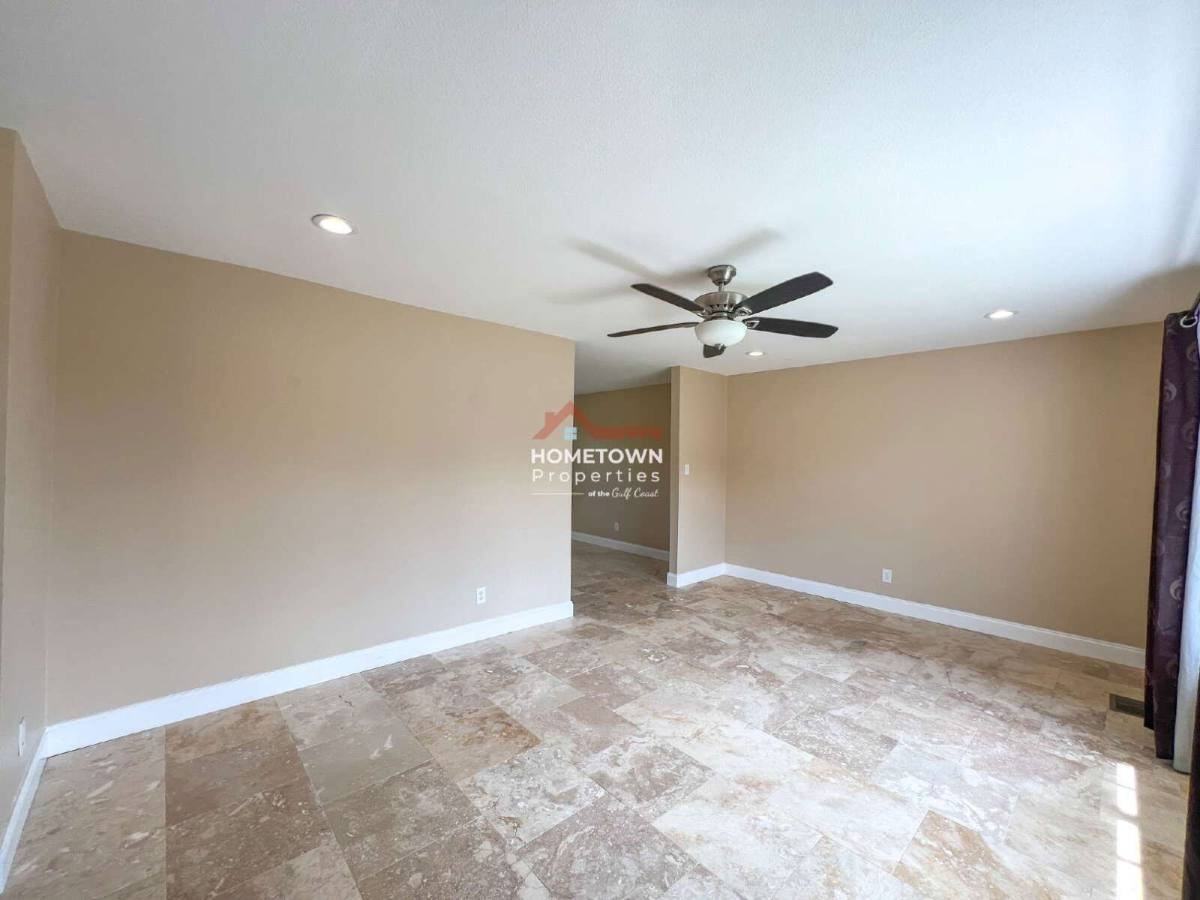 920 N J St - Photo 3 of 10