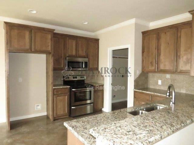 5520 Copper Mountain Dr - Photo 3 of 10