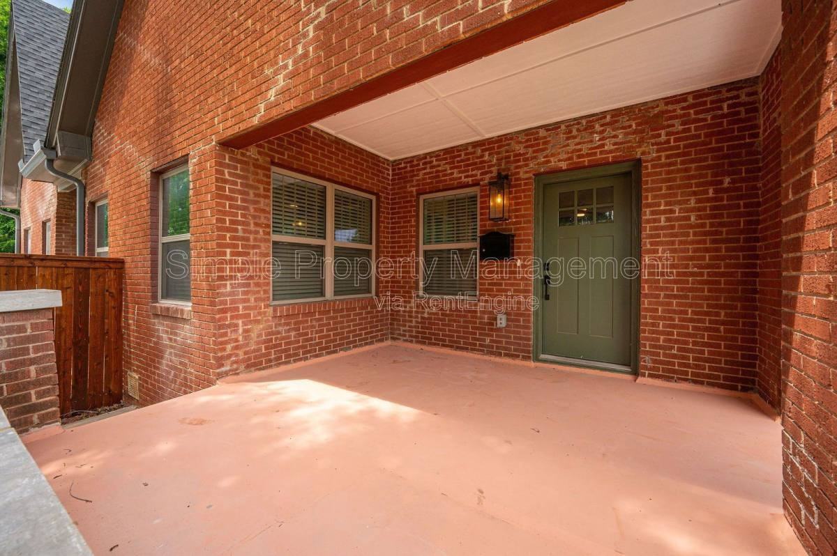 516 Nw 34th St - Photo 3 of 10