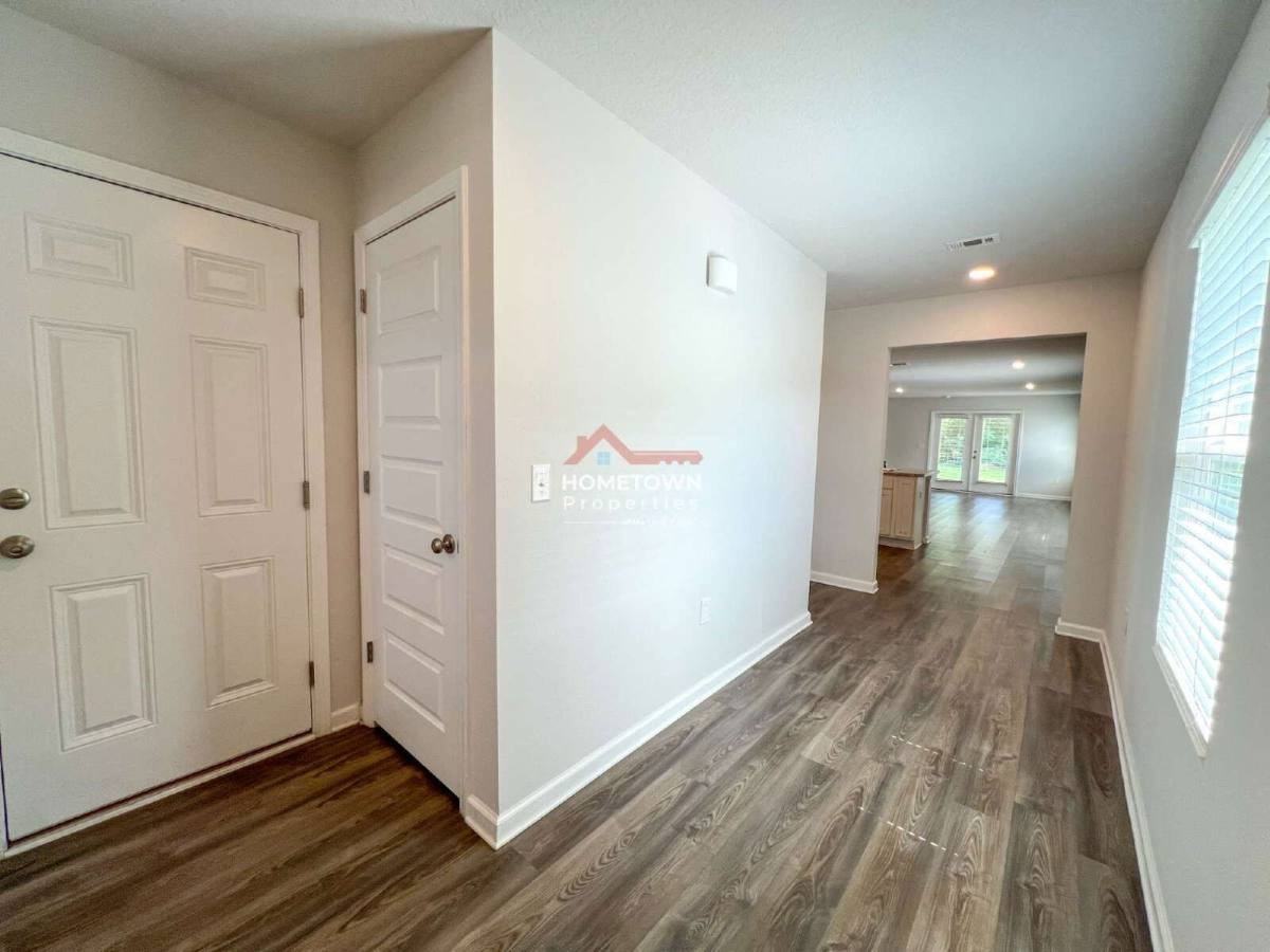 5257 Peach Dr - Photo 2 of 10