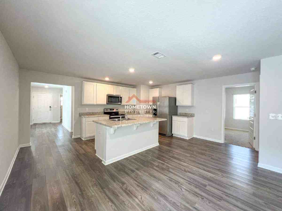 5257 Peach Dr - Photo 3 of 10