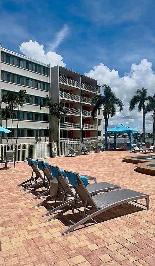 1883 Shore Drive South - Photo 3 of 20