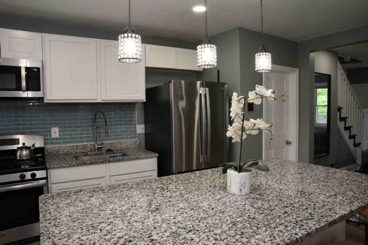 515 Radnor Ave - Photo 7 of 24