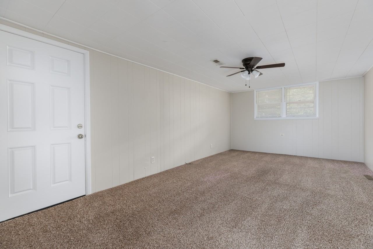 402 Stella Dr - Photo 4 of 18