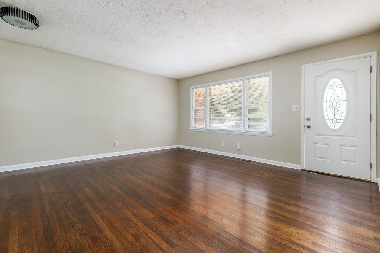 402 Stella Dr - Photo 3 of 19